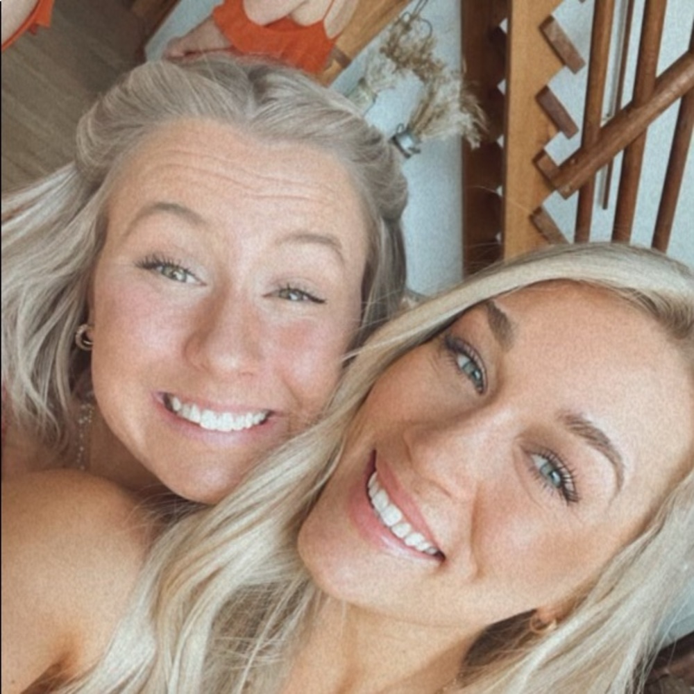 Meet your Posher, Makenzi